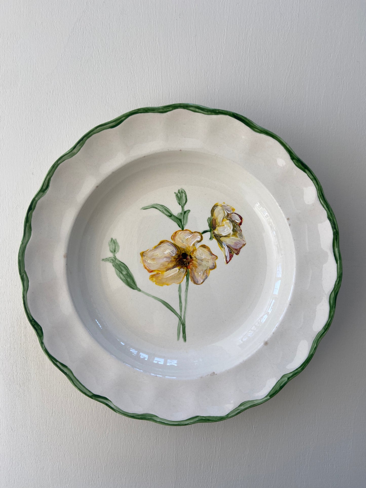 Dekorationstallrik djup gul blomma ø 24 cm